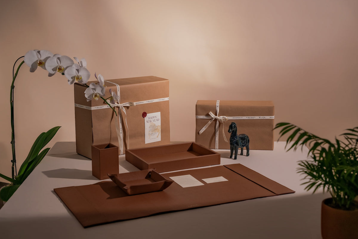 Leather office desk set prepared as a Tet corporate gift
