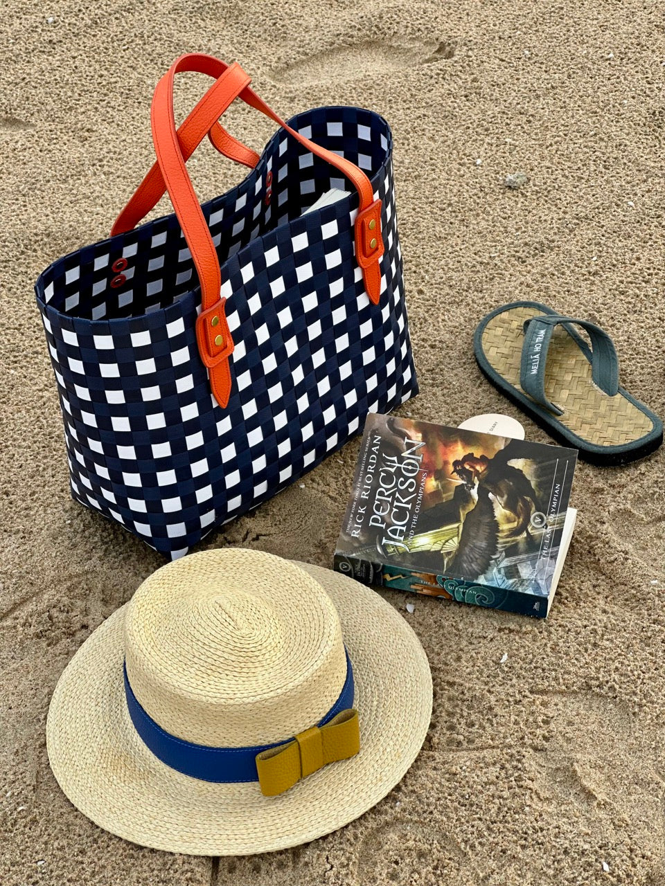 Beach Bags: The Prelude to a Unique Luxury Experience