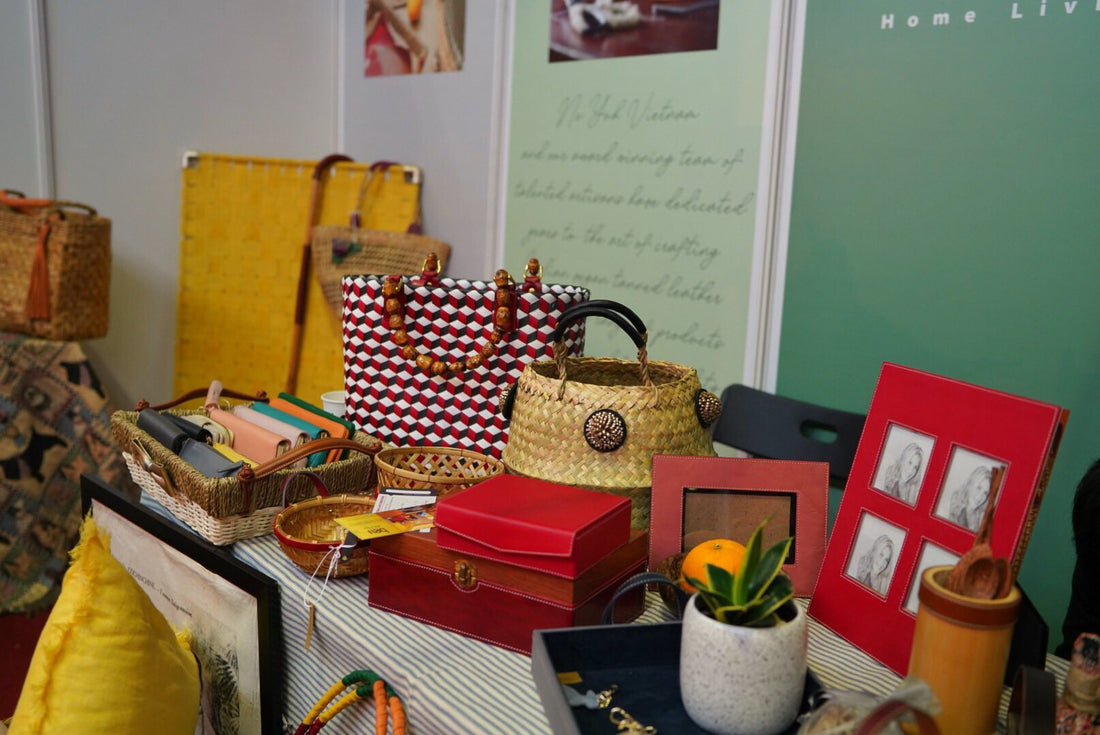 Bespoke Craft As The Soul Of Contemporary Hospitality Elegance - Premium Handcrafted Leather Bags For Professionals - Gallery de Neyuh