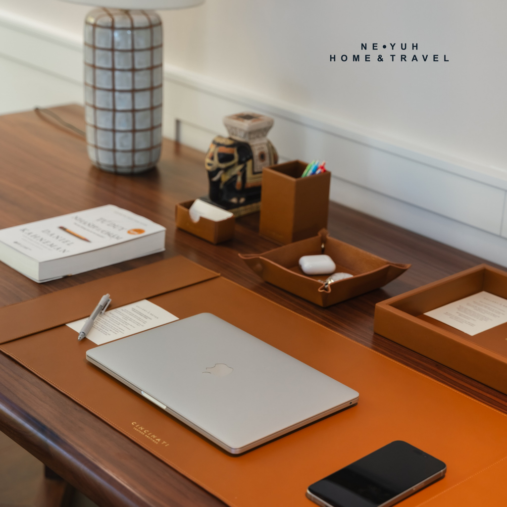 LEATHER OFFICE DESK SETS