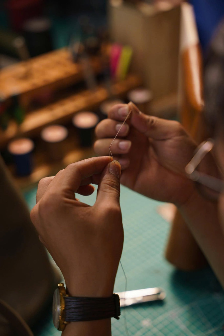 Gallery de Neyuh OEM/ODM workshop: Hand-stitching