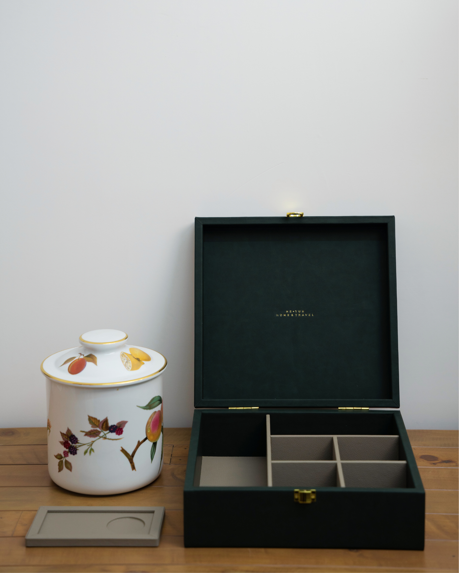 HANDCRAFTED LEATHER TEA & COFFEE BOX WITH SMOOTH LID