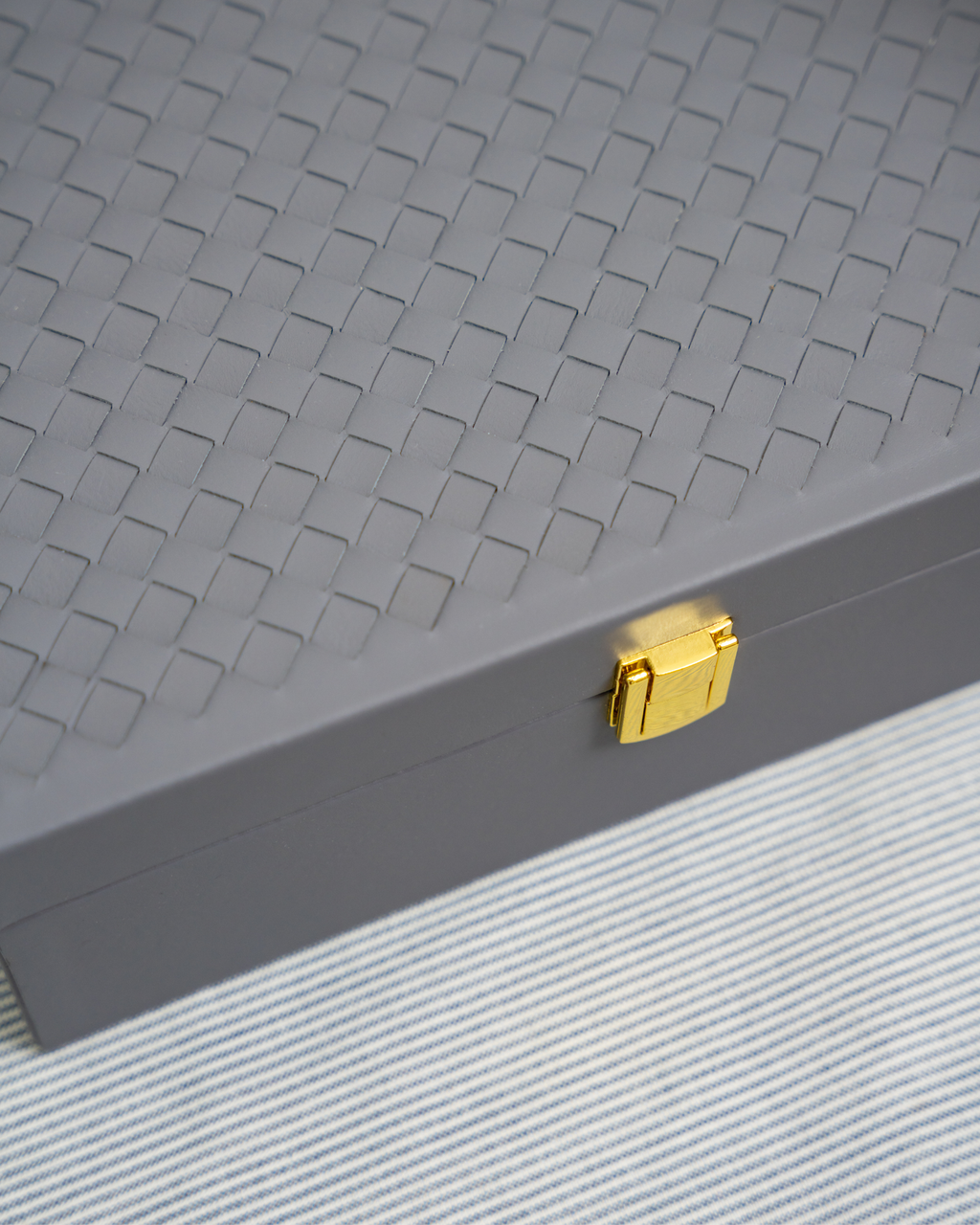 HANDCRAFTED LEATHER TEA & COFFEE BOX WITH WOVEN LID