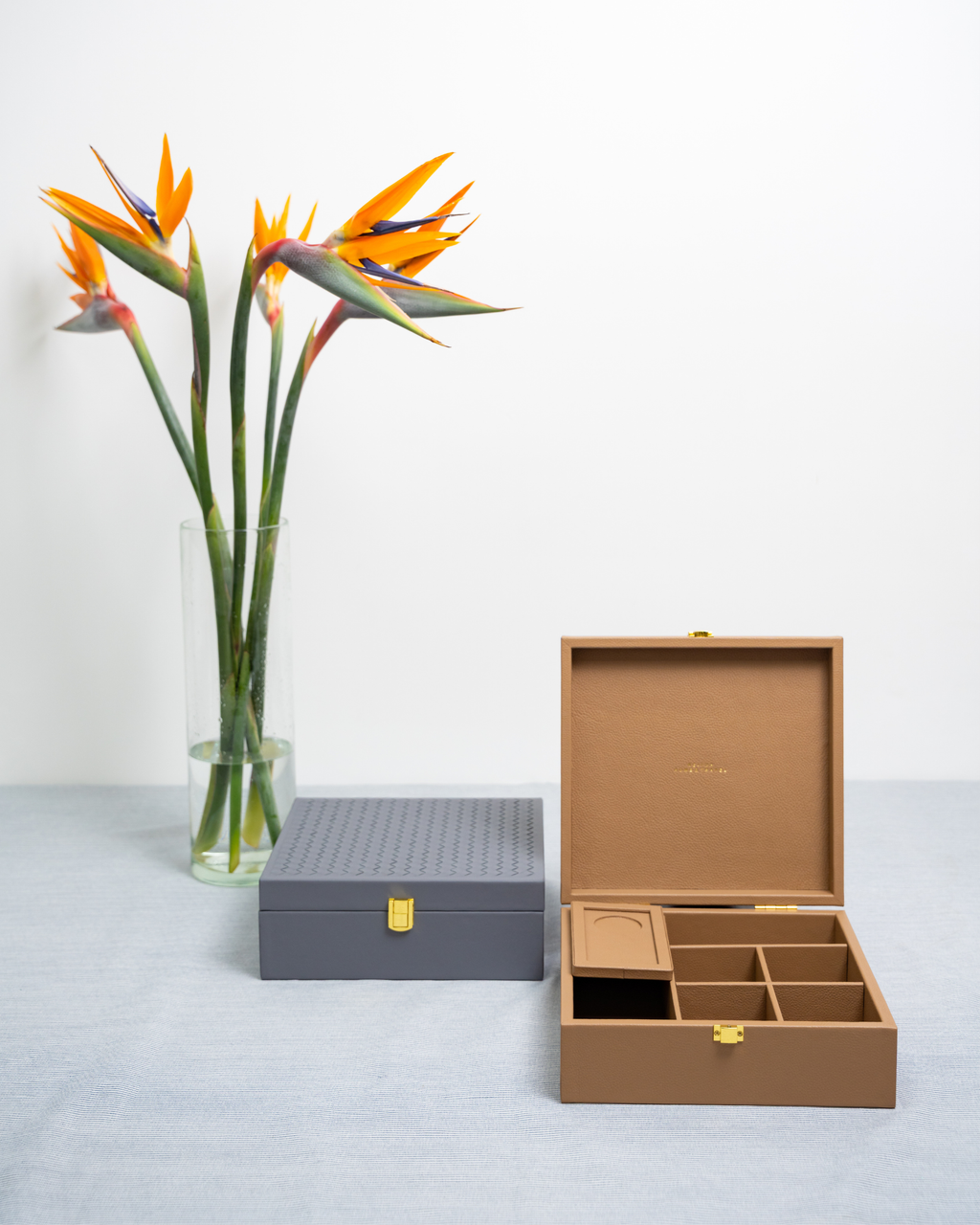 HANDCRAFTED LEATHER TEA & COFFEE BOX WITH WOVEN LID