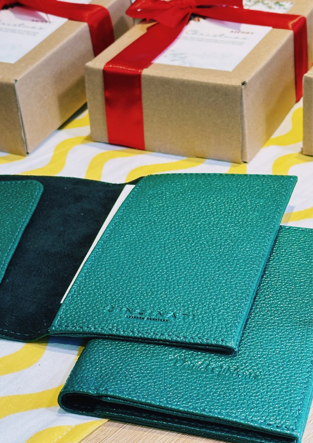 SET #2 - PASSPORT HOLDER & LUGGAGE TAG