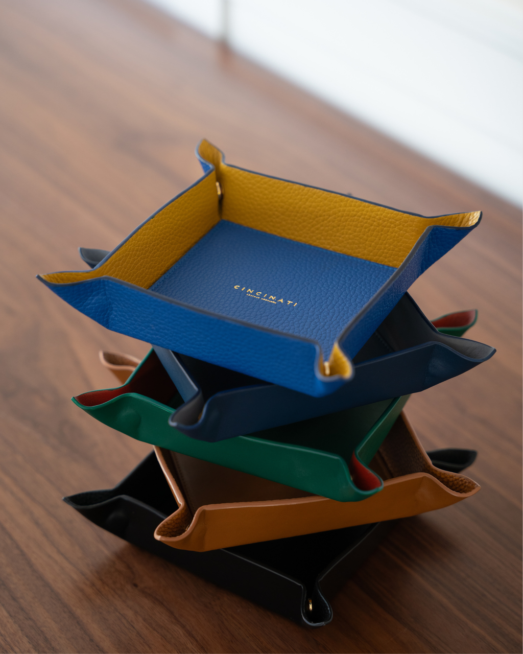 SQUARE LEATHER VALET TRAY WITH CORNER SNAP