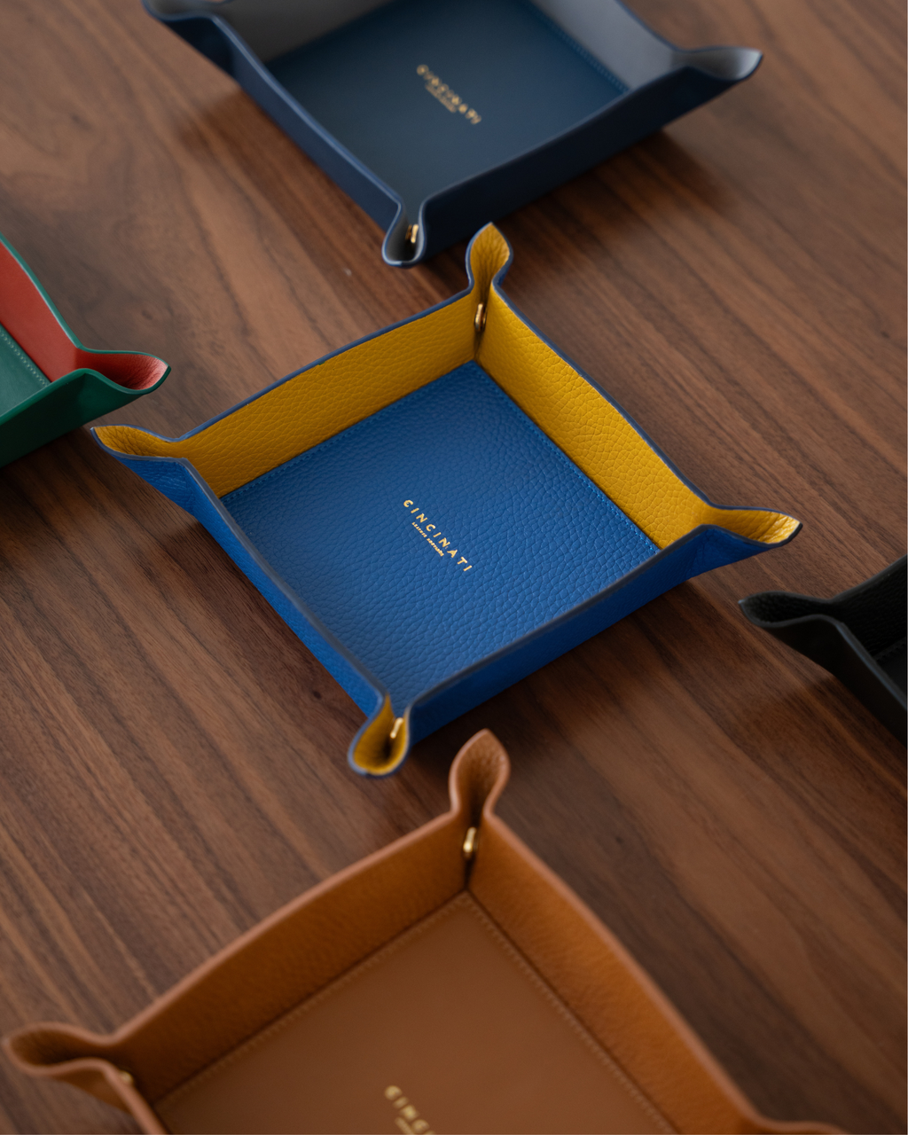 SQUARE LEATHER VALET TRAY WITH CORNER SNAP